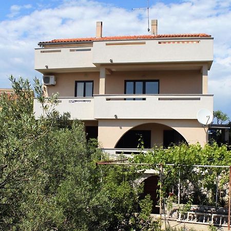 Vrh  Rooms With A Parking Space Krk - 13553 מראה חיצוני תמונה