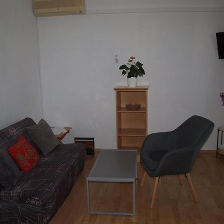 Vrh  Rooms With A Parking Space Krk - 13553 מראה חיצוני תמונה