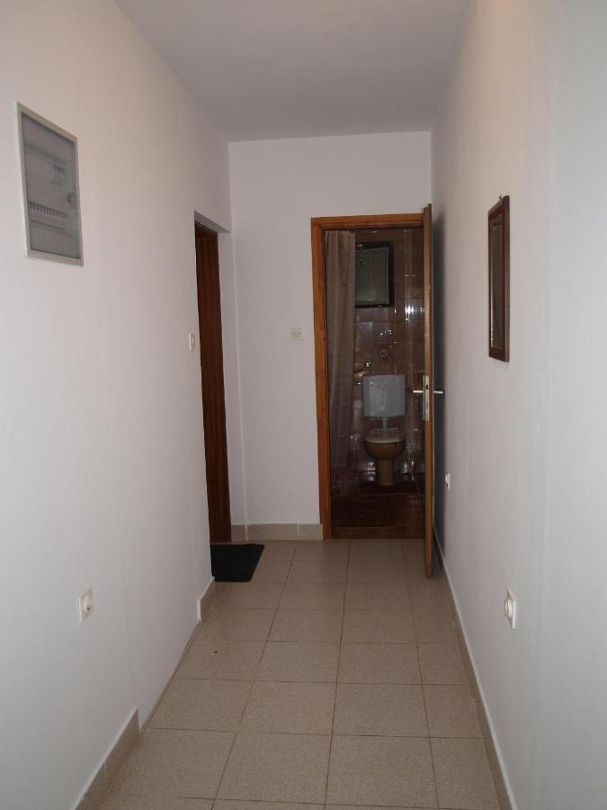 Vrh  Rooms With A Parking Space Krk - 13553 מראה חיצוני תמונה
