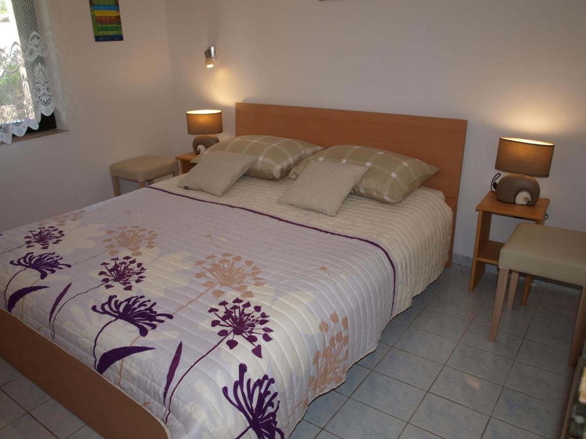Vrh  Rooms With A Parking Space Krk - 13553 מראה חיצוני תמונה